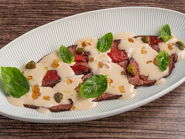 Вителло с соусом из лука-шалота